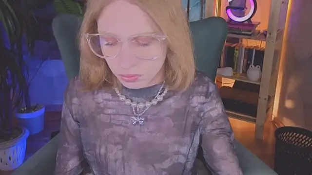 Snapshot of BarbieRichy chatting on November 14, 2025, 5:33 am BarbieRichy online show from November 14, 2025, 5:33 am