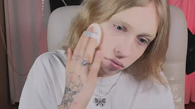 Snapshot of BarbieRichy chatting on October 30, 2025, 6:01 am BarbieRichy online show from October 30, 2025, 6:01 am