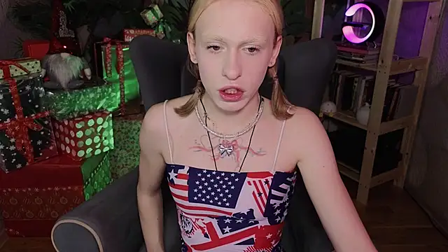 Snapshot of BarbieRichy chatting on December 14, 2025, 5:24 am BarbieRichy online show from December 14, 2025, 5:24 am