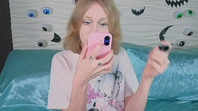 Snapshot of BarbieRichy chatting on November 1, 2025, 5:25 am BarbieRichy online show from November 1, 2025, 5:25 am