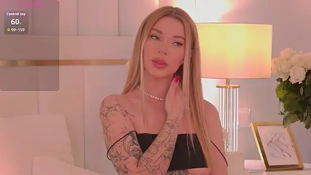 Snapshot of AriellaMelo chatting on November 12, 2025, 5:22 am AriellaMelo online show from November 12, 2025, 5:22 am