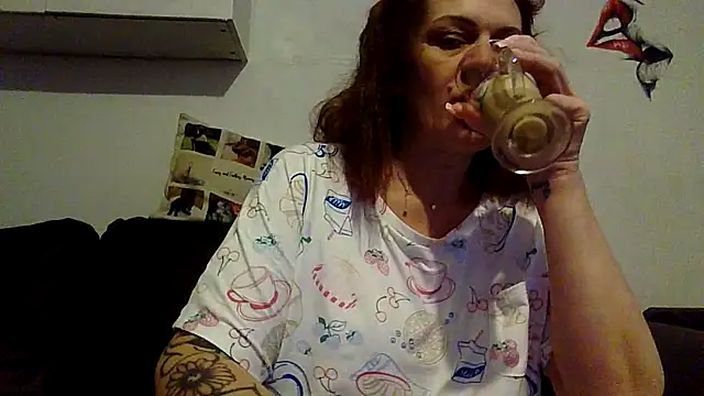 RubyyRosee online show from May 4, 2026, 5:22 am