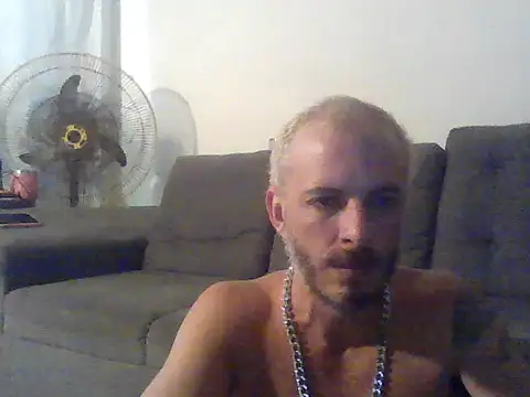 Snapshot of foxyann chatting on October 11, 2025, 7:42 am foxyann online show from October 11, 2025, 7:42 am
