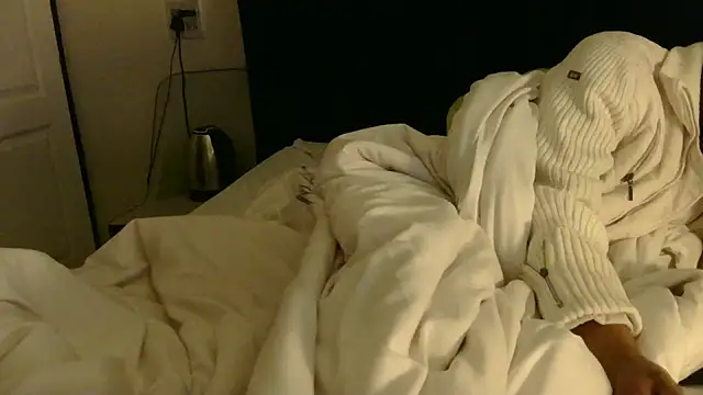 Ivysol online show from November 6, 2025, 7:40 pm