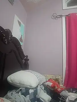 Lovelyrainn online show from November 10, 2025, 9:36 am