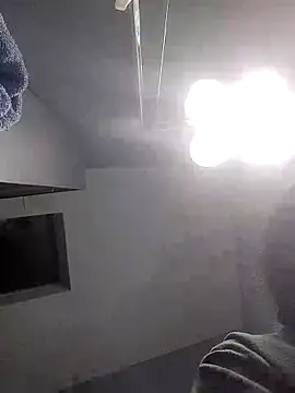 Lovelyrainn online show from November 19, 2025, 8:47 am