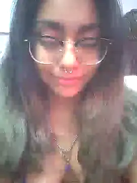 Lovelyrainn online show from December 2, 2025, 6:20 pm