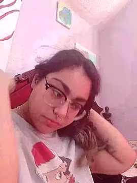 Lovelyrainn online show from December 15, 2025, 3:18 pm