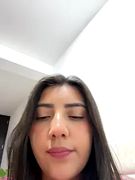 Snapshot of Lupe_19 chatting on September 28, 2025, 12:39 am Lupe 19 online show from September 28, 2025, 12:39 am
