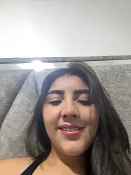 Snapshot of Lupe_19 chatting on September 12, 2025, 4:45 am Lupe 19 online show from September 12, 2025, 4:45 am
