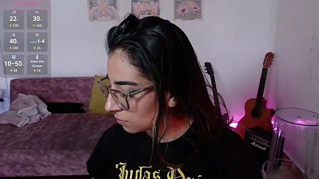 Susanahendrix online show from November 11, 2025, 6:25 pm