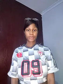 BarbieDoll21 online show from October 3, 2025, 11:17 pm