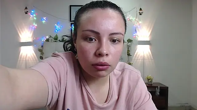 Snapshot of Megan_05_ chatting on May 9, 2026, 7:39 pm Megan 05 online show from May 9, 2026, 7:39 pm