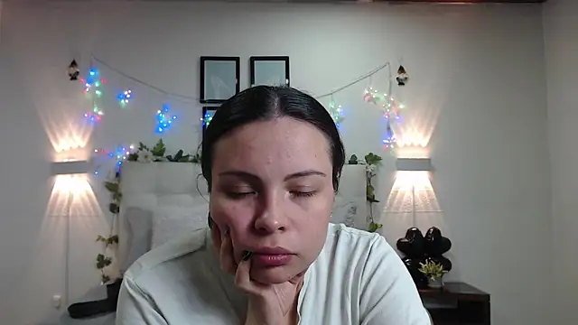 Snapshot of Megan_05_ chatting on May 20, 2026, 7:22 pm Megan 05 online show from May 20, 2026, 7:22 pm