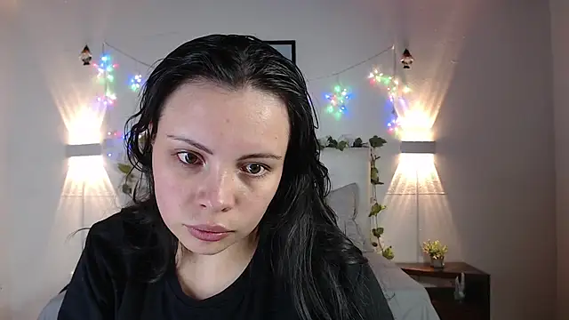 Snapshot of Megan_05_ chatting on May 8, 2026, 7:17 pm Megan 05 online show from May 8, 2026, 7:17 pm