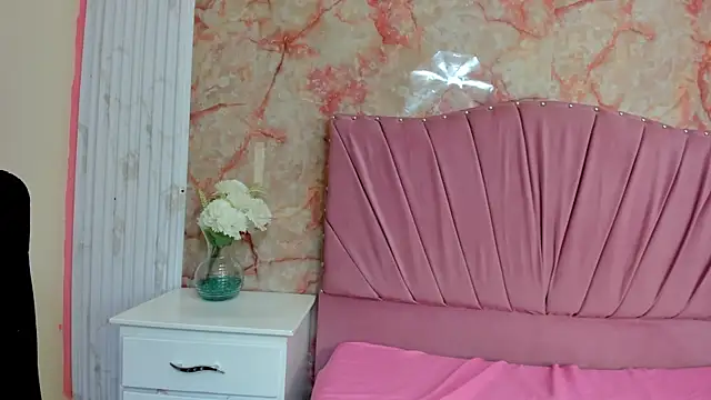 Snapshot of KatySweetas chatting on December 14, 2025, 7:52 pm KatySweetas online show from December 14, 2025, 7:52 pm