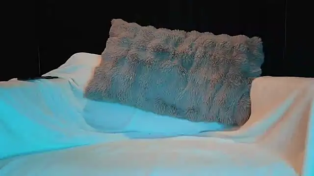 Zoe Fisher online show from March 23, 2026, 7:25 pm