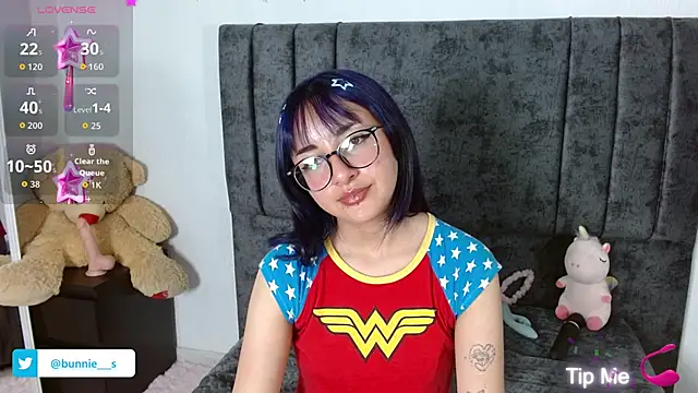 Littlee Bunny  online show from September 29, 2025, 10:33 am