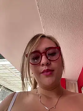 miss berlyn online show from May 13, 2026, 1:51 pm