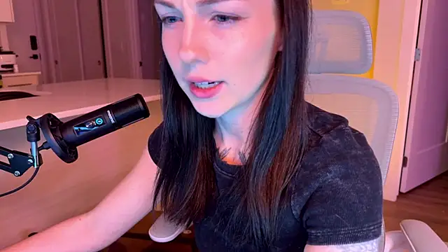 alwaysapril online show from December 3, 2025, 12:01 am