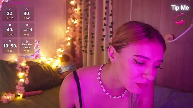 PinkyAura online show from February 17, 2026, 4:59 pm