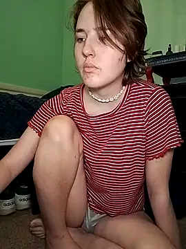 Snapshot of angelbliss10100 chatting on October 25, 2025, 3:45 pm angelbliss10100 online show from October 25, 2025, 3:45 pm