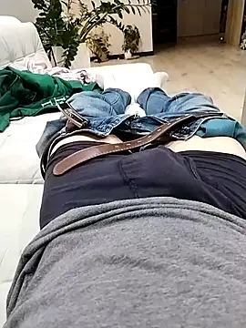 Snapshot of Pio185 chatting on November 14, 2025, 5:38 pm Pio185 online show from November 14, 2025, 5:38 pm