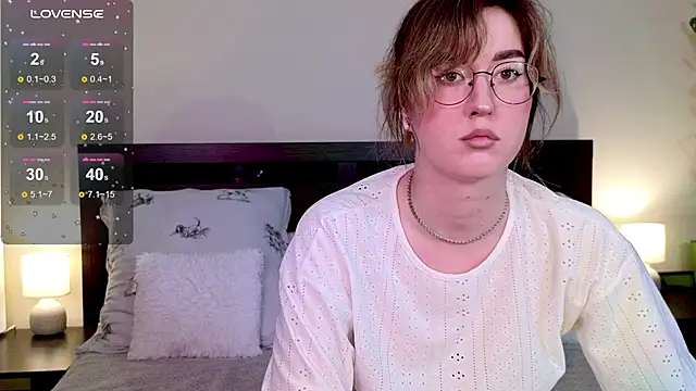 Snapshot of _AlexaFlowers_ chatting on September 12, 2025, 10:48 am AlexaFlowers online show from September 12, 2025, 10:48 am