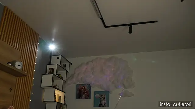 cutierori online show from October 2, 2025, 2:59 am