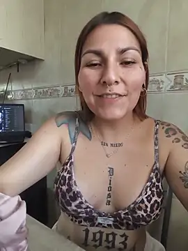 Snapshot of xjuanaxmaldadxxx chatting on June 6, 2026, 6:24 pm xjuanaxmaldadxxx online show from June 6, 2026, 6:24 pm