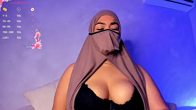 Snapshot of thaira_aly chatting on March 6, 2026, 12:38 am thaira aly online show from March 6, 2026, 12:38 am