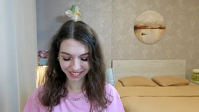 Snapshot of KellyShines chatting on April 18, 2026, 2:08 pm KellyShines online show from April 18, 2026, 2:08 pm