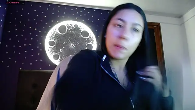 Snapshot of Megara_25 chatting on April 9, 2026, 12:33 pm Megara 25 online show from April 9, 2026, 12:33 pm