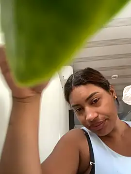 AmberMoss1 online show from October 7, 2025, 8:10 pm