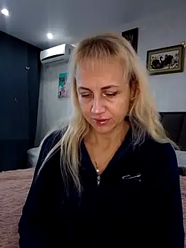 Snapshot of KissMiSveet chatting on December 1, 2025, 10:38 am KissMiSveet online show from December 1, 2025, 10:38 am