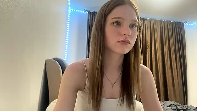 GwenFay online show from September 10, 2025, 4:39 pm