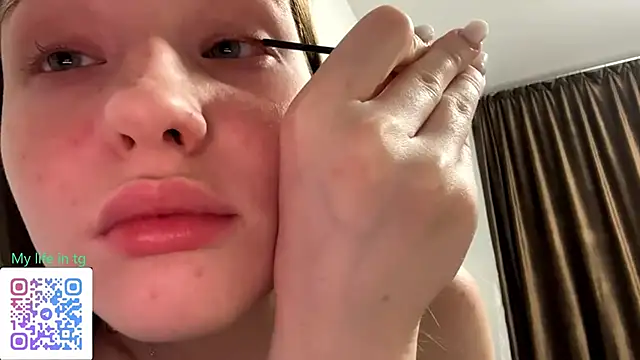 GwenFay online show from September 24, 2025, 3:07 pm