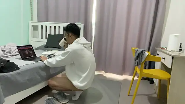 cily online show from December 17, 2025, 3:44 am