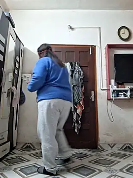 SIMIHOT online show from January 11, 2026, 3:19 pm