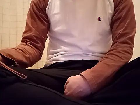 nori1981 oosaka online show from February 7, 2026, 4:04 pm