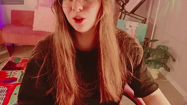 Snapshot of Moon__Bunny chatting on June 21, 2026, 3:40 pm Moon Bunny online show from June 21, 2026, 3:40 pm