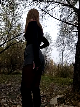 Snapshot of YOOUR_EVAA chatting on October 12, 2025, 9:32 am YOOUR EVAA online show from October 12, 2025, 9:32 am