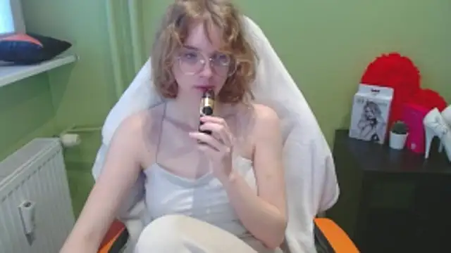 Snapshot of juicyPenny chatting on December 3, 2025, 8:03 am juicyPenny online show from December 3, 2025, 8:03 am