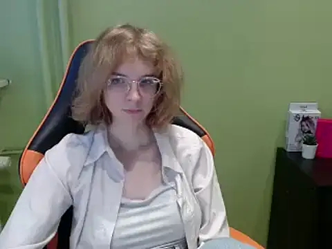 Snapshot of juicyPenny chatting on December 5, 2025, 9:52 am juicyPenny online show from December 5, 2025, 9:52 am