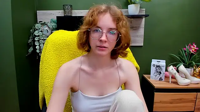 Snapshot of juicyPenny chatting on October 20, 2025, 6:15 am juicyPenny online show from October 20, 2025, 6:15 am