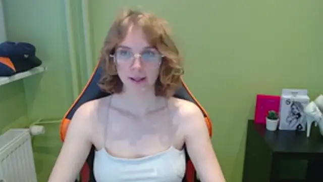 Snapshot of juicyPenny chatting on November 28, 2025, 7:41 am juicyPenny online show from November 28, 2025, 7:41 am