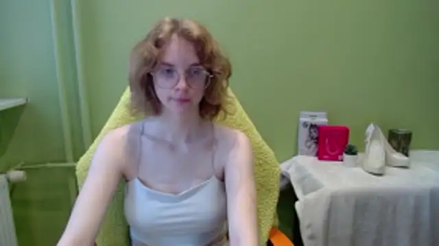 Snapshot of juicyPenny chatting on November 17, 2025, 7:45 am juicyPenny online show from November 17, 2025, 7:45 am