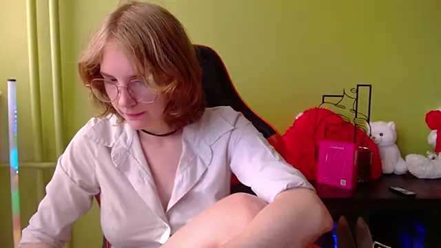 juicyPenny online show from June 20, 2026, 6:18 am