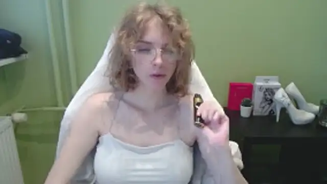 Snapshot of juicyPenny chatting on November 29, 2025, 11:10 am juicyPenny online show from November 29, 2025, 11:10 am