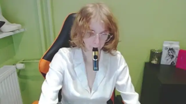 Snapshot of juicyPenny chatting on December 15, 2025, 7:47 am juicyPenny online show from December 15, 2025, 7:47 am